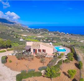 2 bedroom villa with infinity pool near Scopollo, sleeps 4